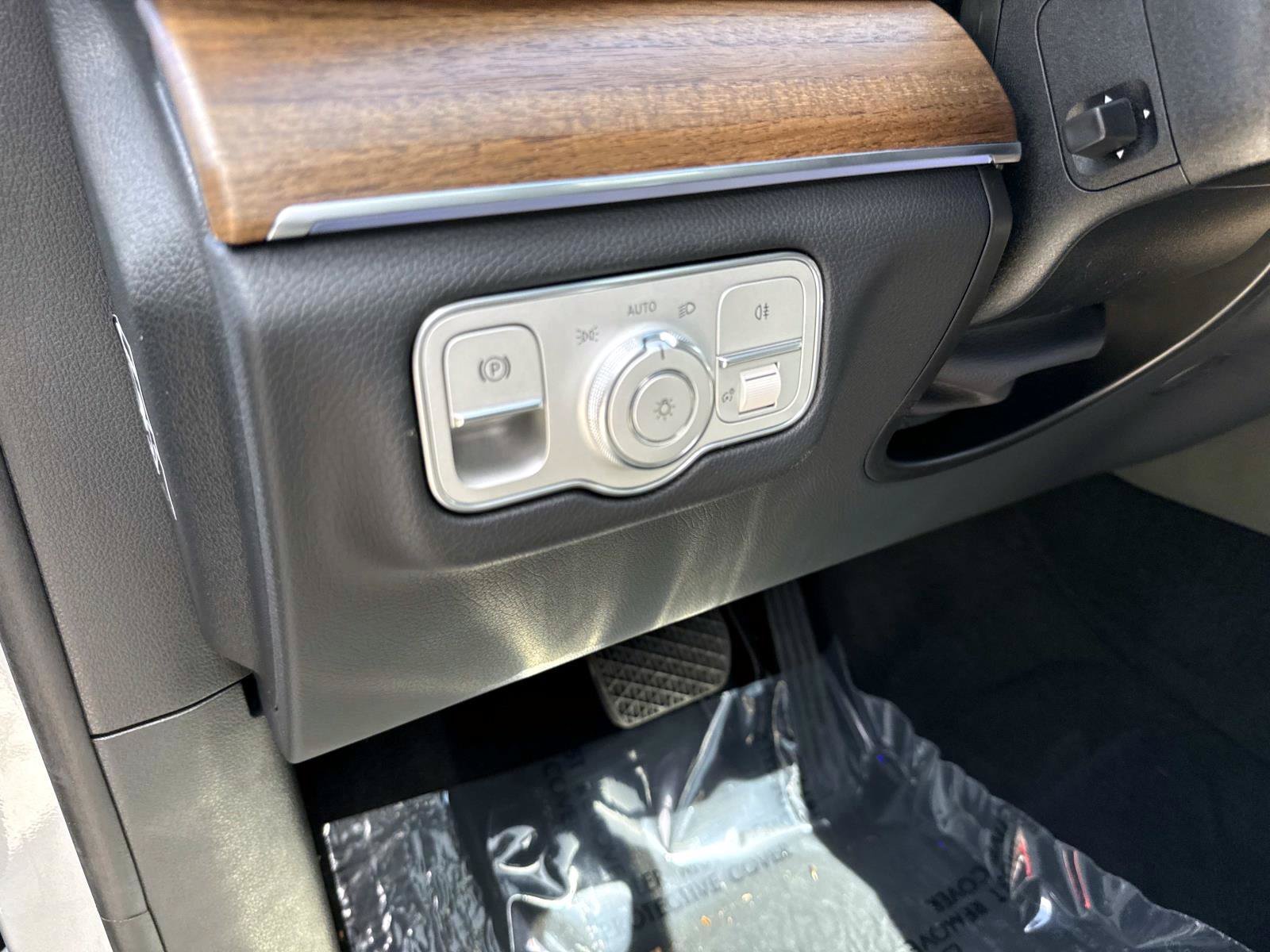 Used 2025 Silver Mercedes-Benz 350 image 21