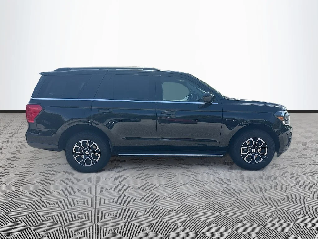 Used 2023 Black Ford XLT image 5