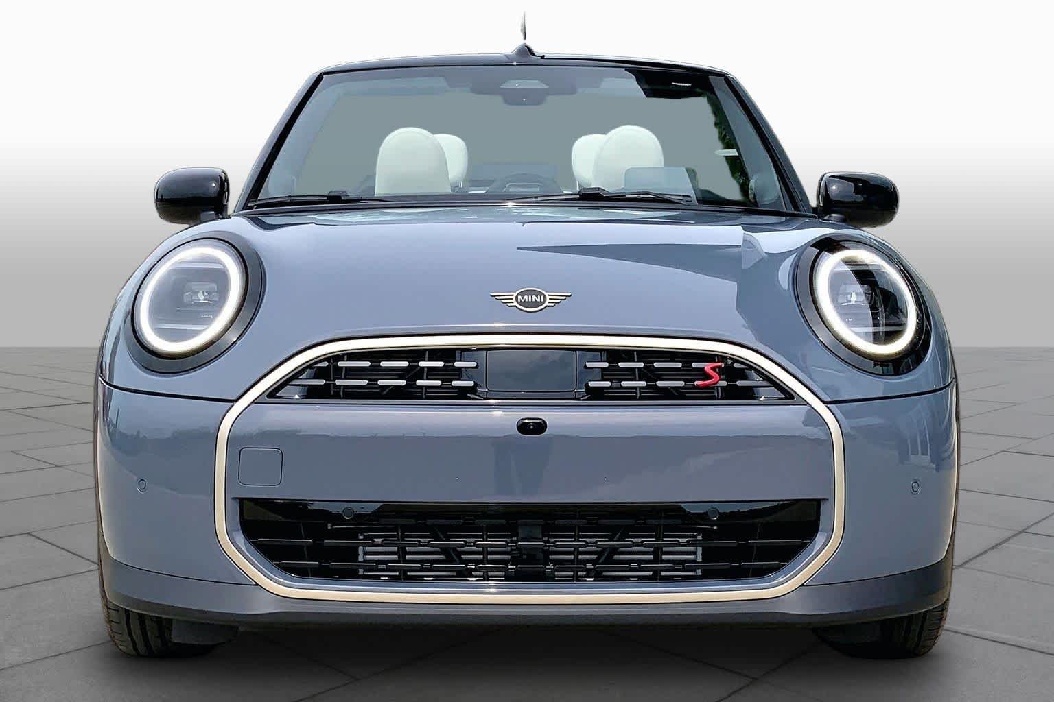 New 2026 Copper Grey Metallic MINI Iconic image 3