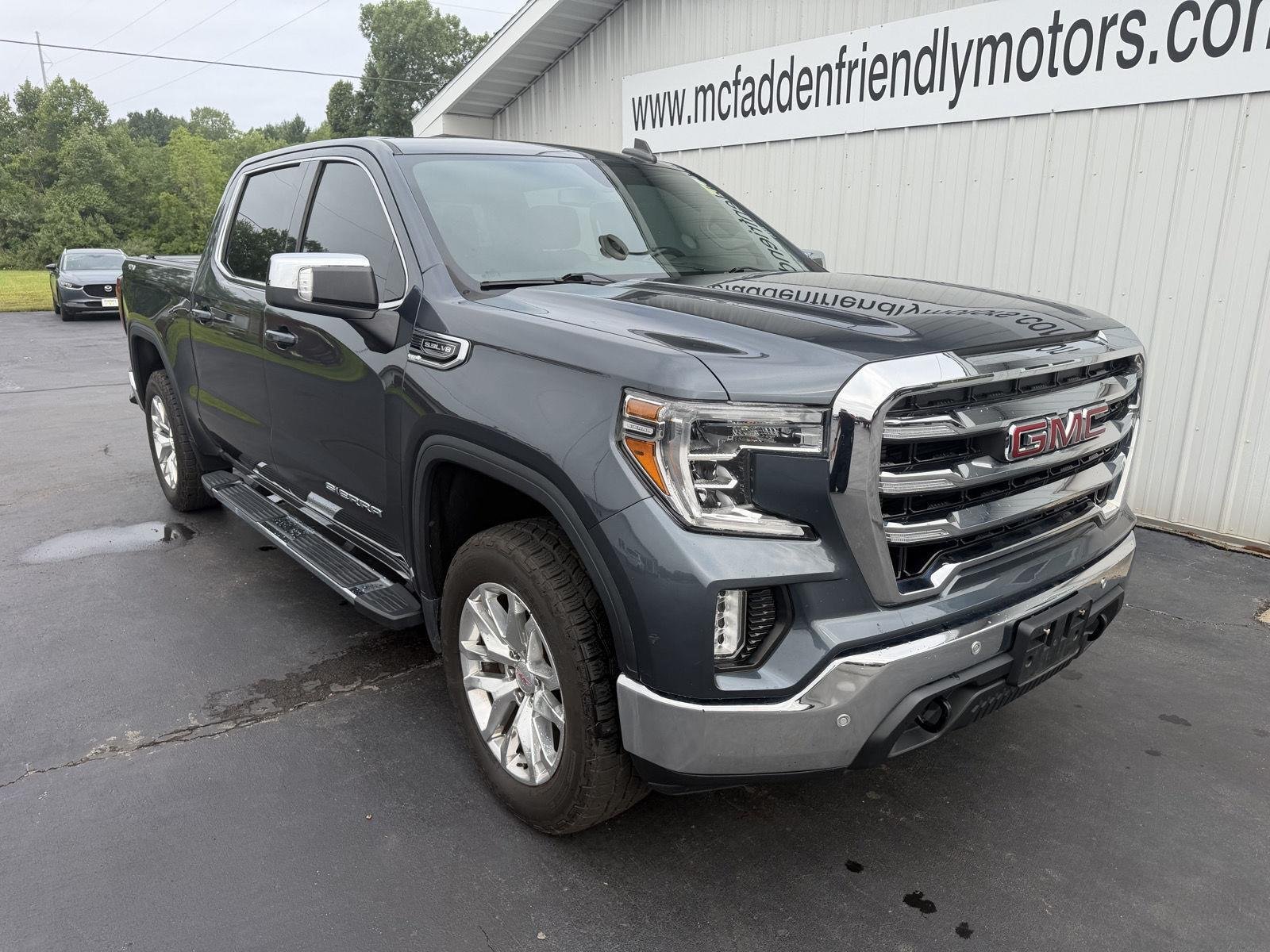 Used 2019 Dark Sky Metallic GMC SLE image 3