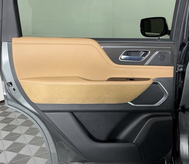 New 2027 Silver INFINITI LUXE image 18