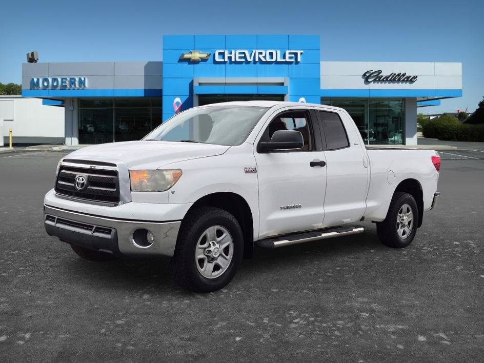 Used 2013 White Toyota GRADE image 1