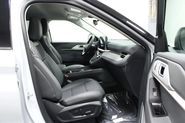 New 2026 Space White Metallic Ford Active image 41