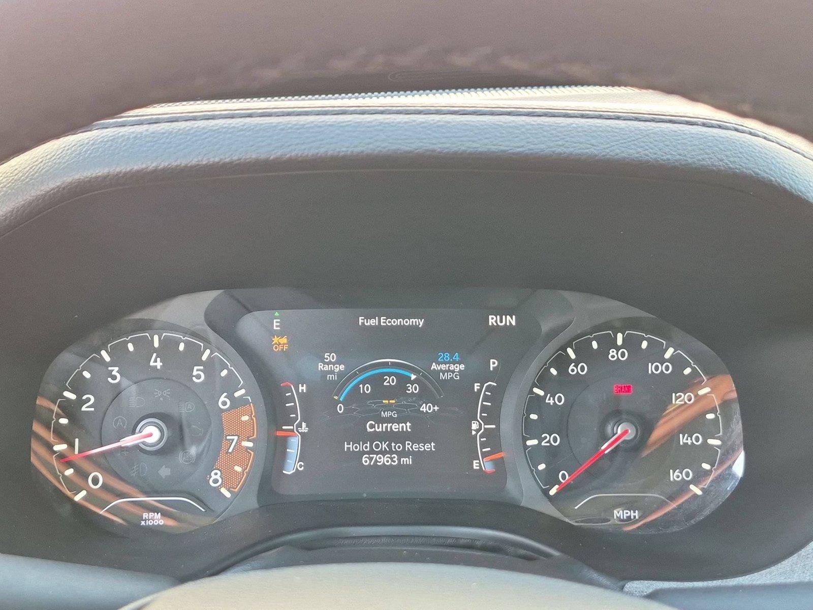 Used 2023 Redline Pearlcoat Jeep Latitude Lux image 21
