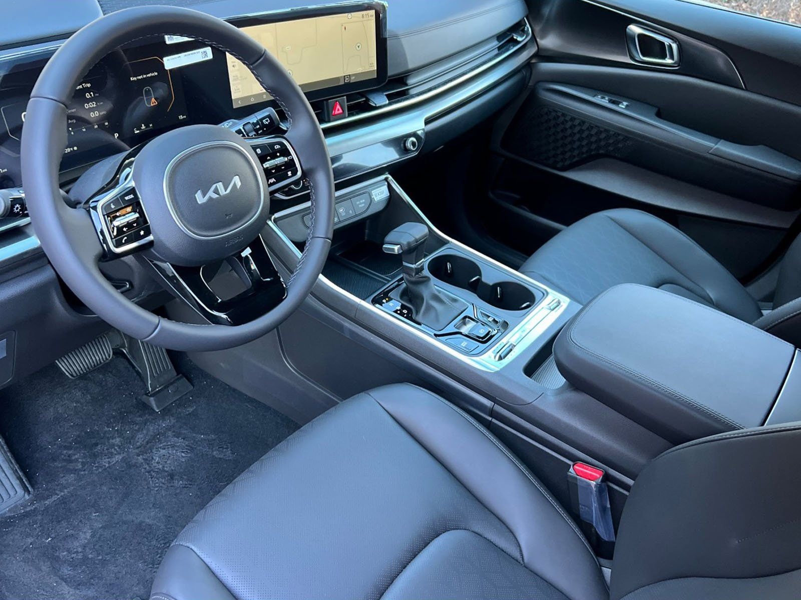 2025 Kia Carnival SX - Photo 10