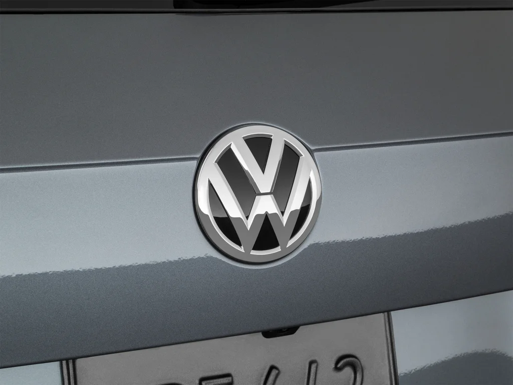 Used 2019  Volkswagen 2.0T SEL R-Line image 65