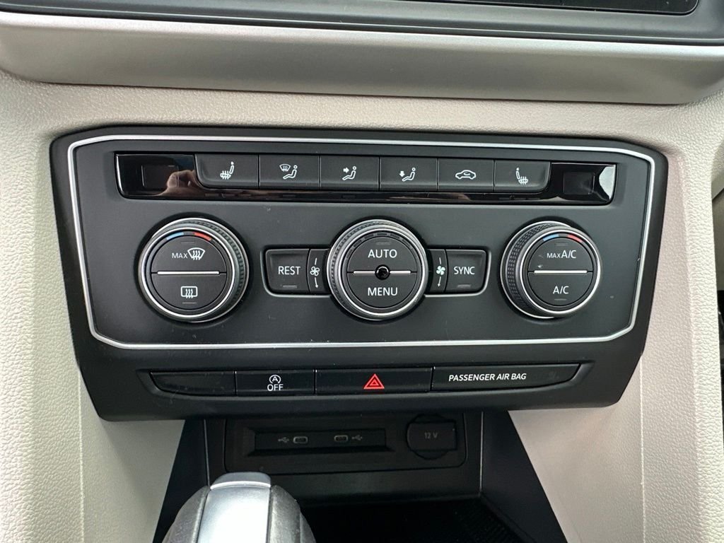 2021 Volkswagen Atlas SE w/Tech R-Line - Photo 19