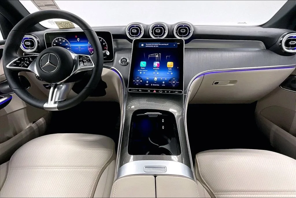 New 2026 Polar White Mercedes-Benz GLC 300 image 17