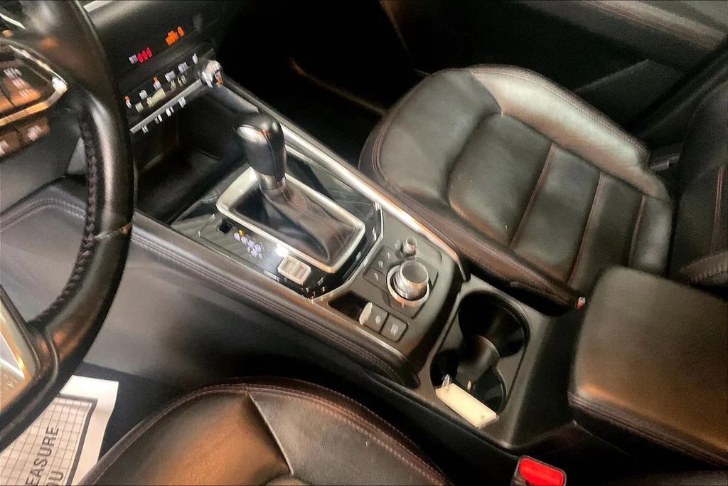 Used 2024 Gray Mazda 2.5 S Carbon Edition image 17