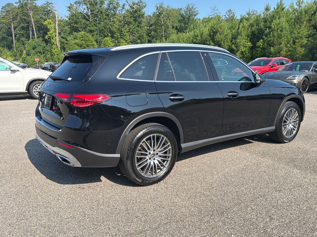 Used 2026 Black Mercedes-Benz GLC 300 image 12