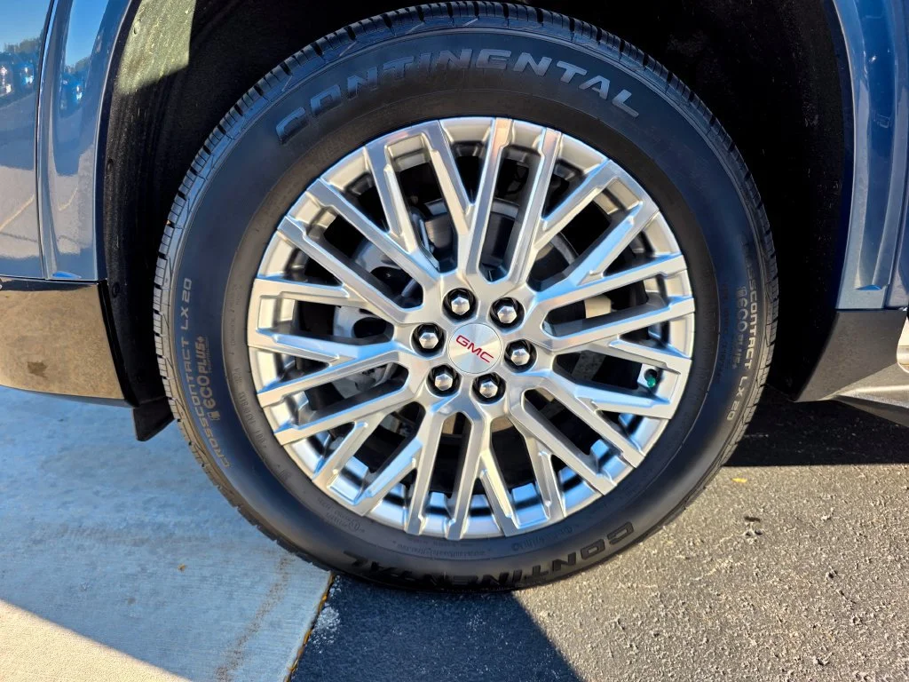 2024 GMC Acadia Denali - Photo 30