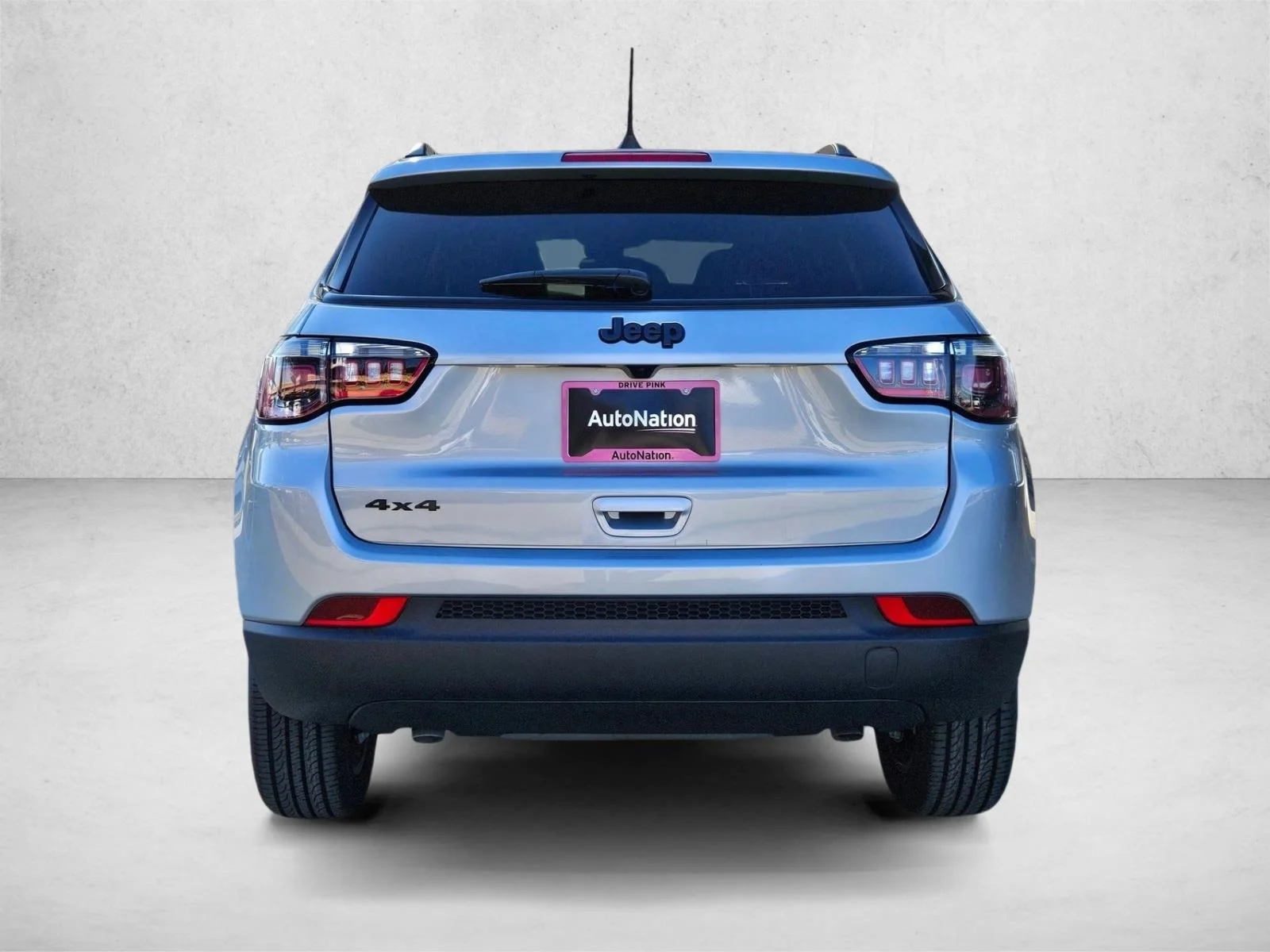 New 2026 Silver Zynith Metallic Clear-Coat Exterior Paint Jeep Latitude Altitude image 8