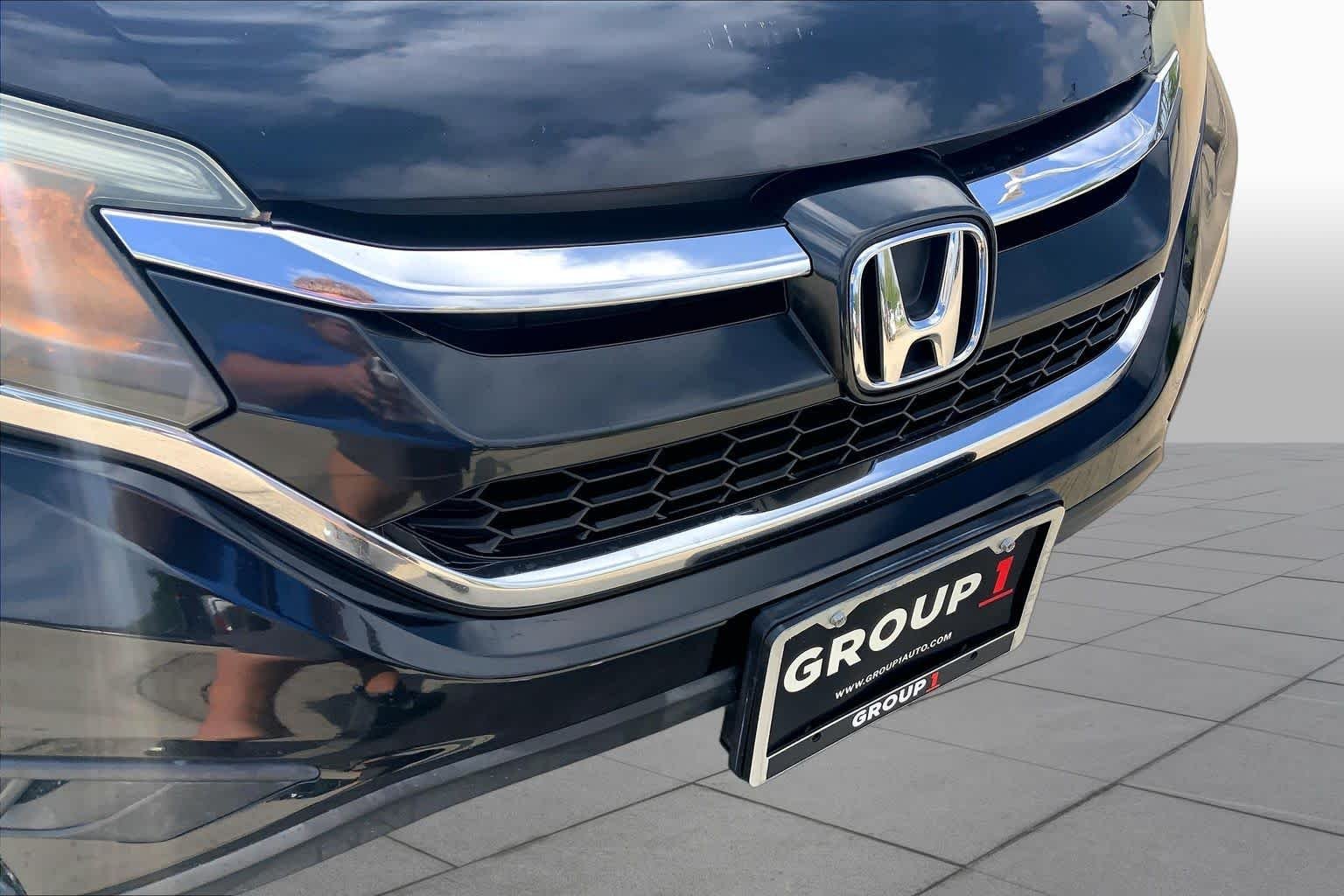 Used 2015 Crystal Black Pearl Honda LX image 29