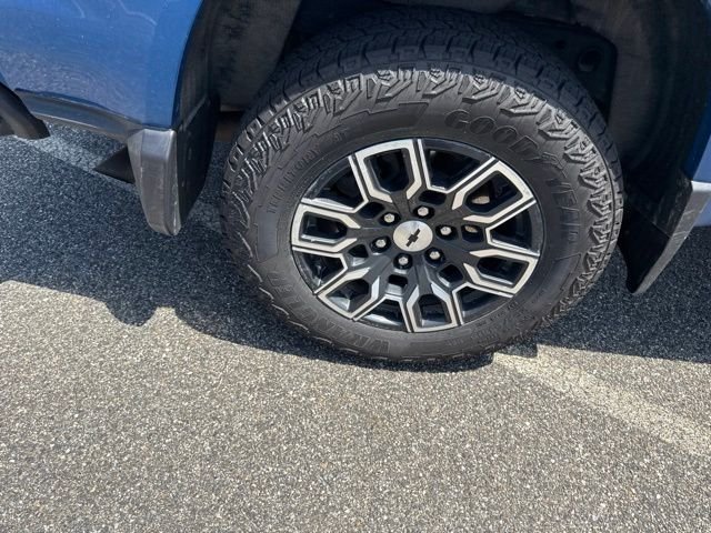 Used 2023 Blue Chevrolet Z71 image 26