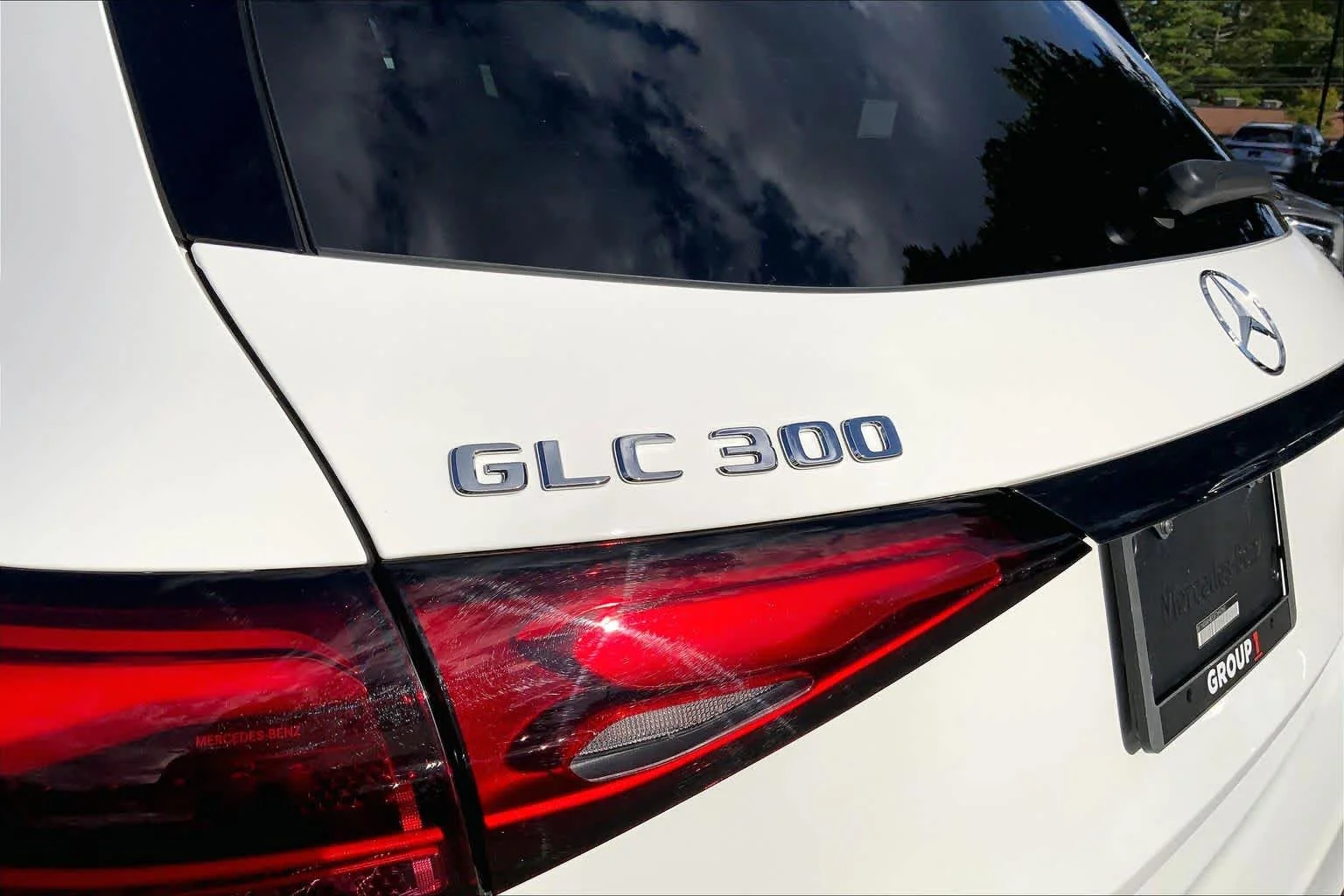 Certified Used 2025 Polar White Mercedes-Benz GLC 300 image 10