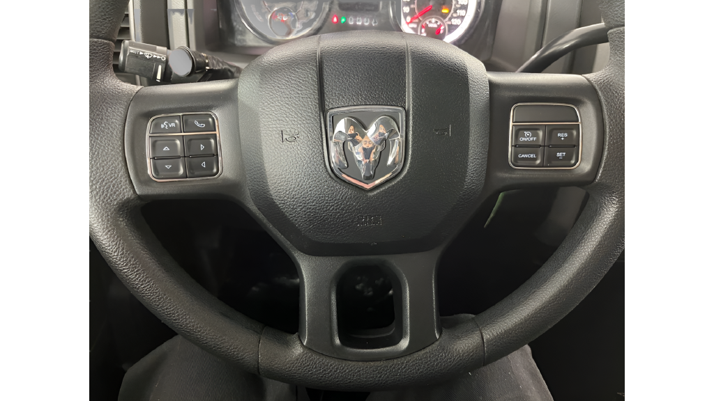 Used 2018 Bright Silver Clearcoat Metallic Ram Tradesman image 20
