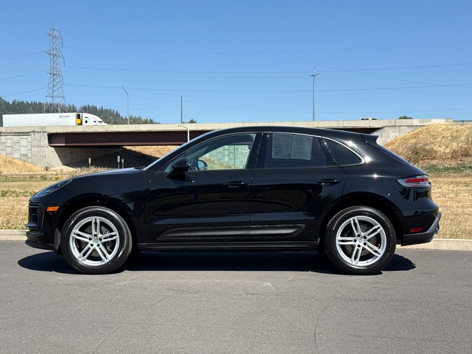 Used 2024  Porsche Base image 6