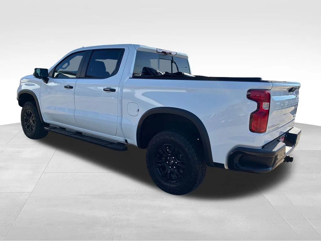 Used 2023 White Chevrolet ZR2 image 3