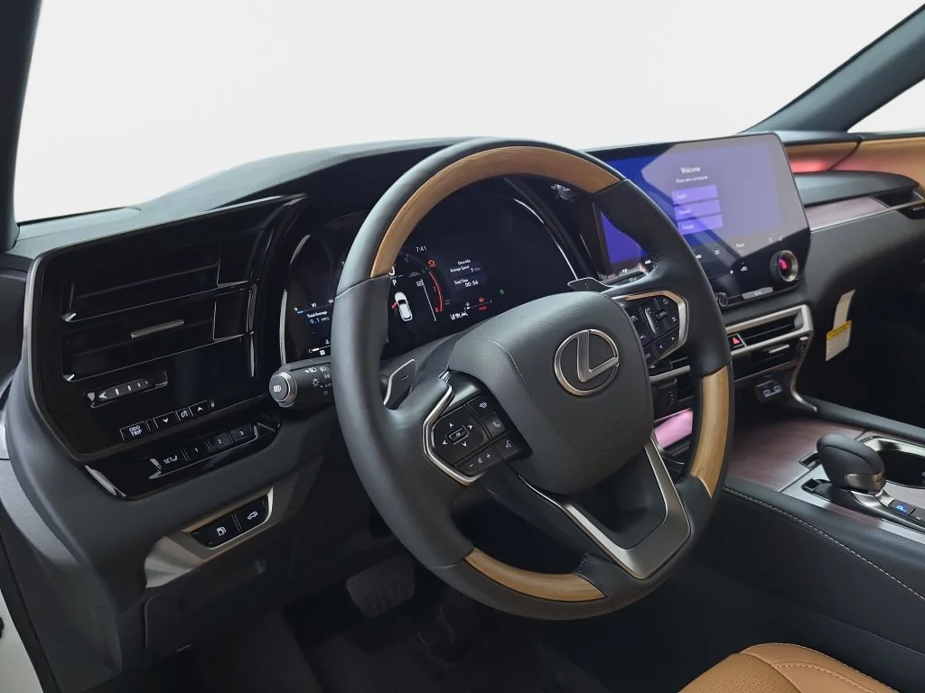 New 2026 Eminent White Pearl Lexus PREMIUM PLUS image 10
