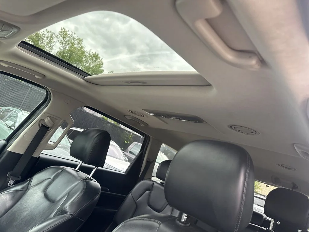 Used 2020 Black Kia S image 12