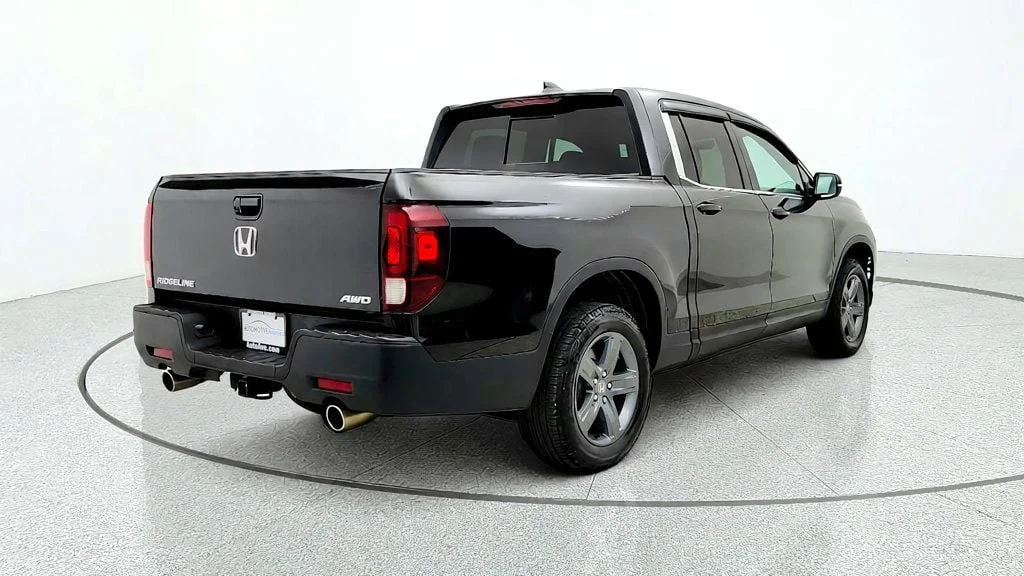 Used 2023 Crystal Black Pearl Honda RTL AWD image 5