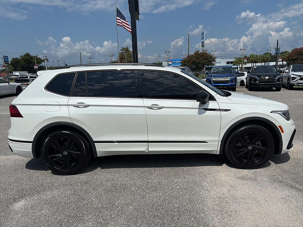 Used 2024 Opal White Pearl Volkswagen 2.0T SE R-Line Black FWD image 4