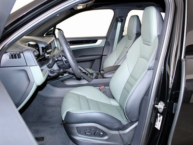2025 Porsche Cayenne S - Photo 5