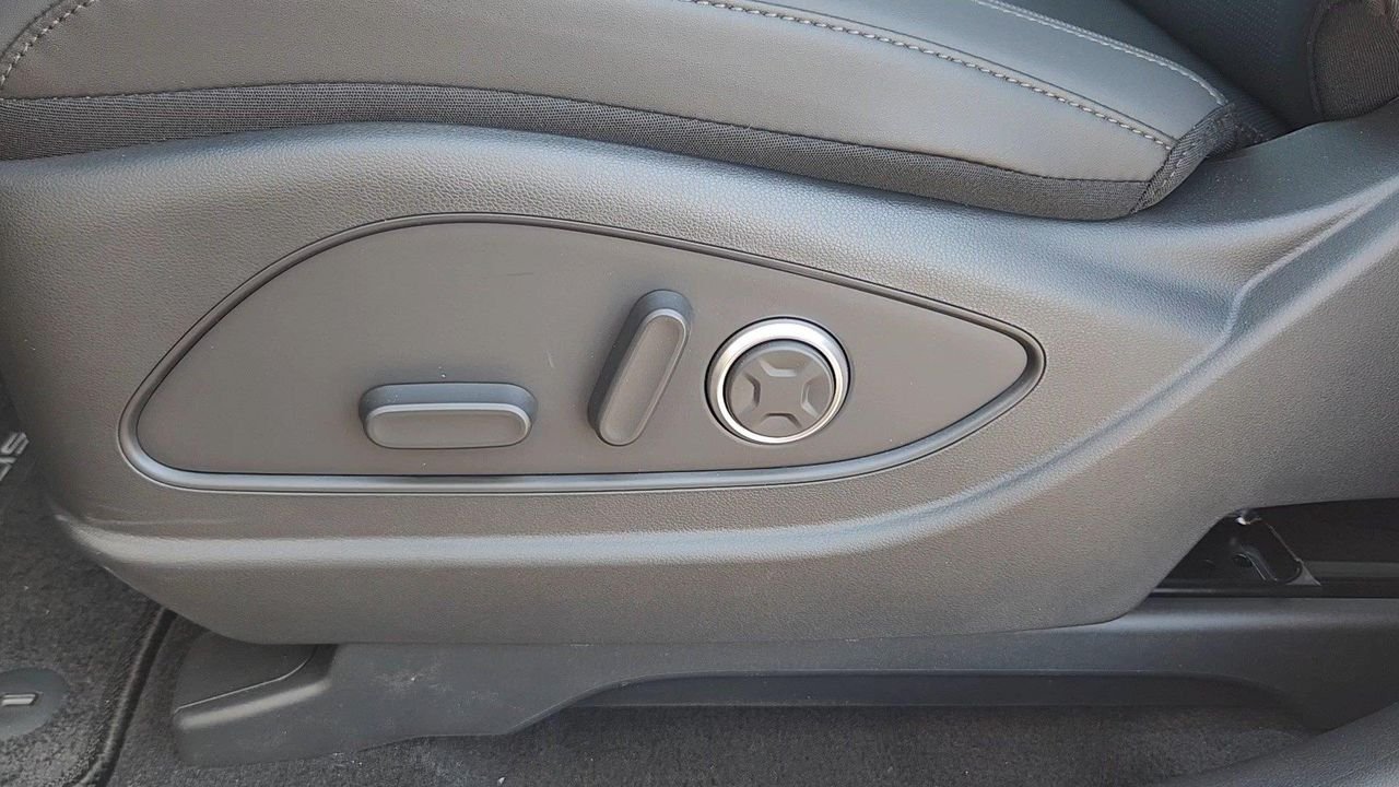 New 2026 Abyss Black Pearl Hyundai SEL Premium 8P image 8