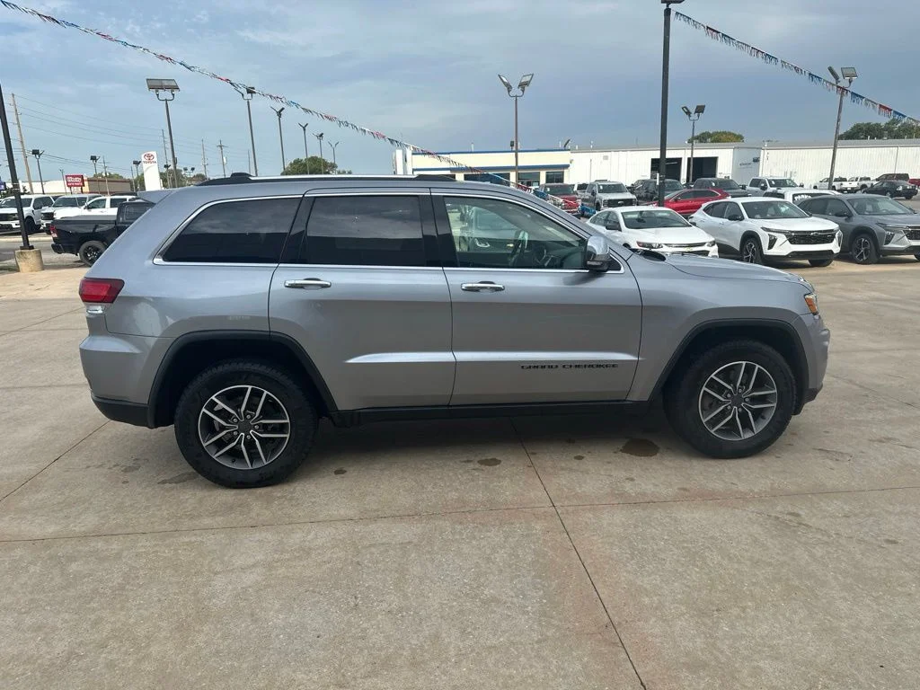 Used 2021 Silver Jeep Limited image 33