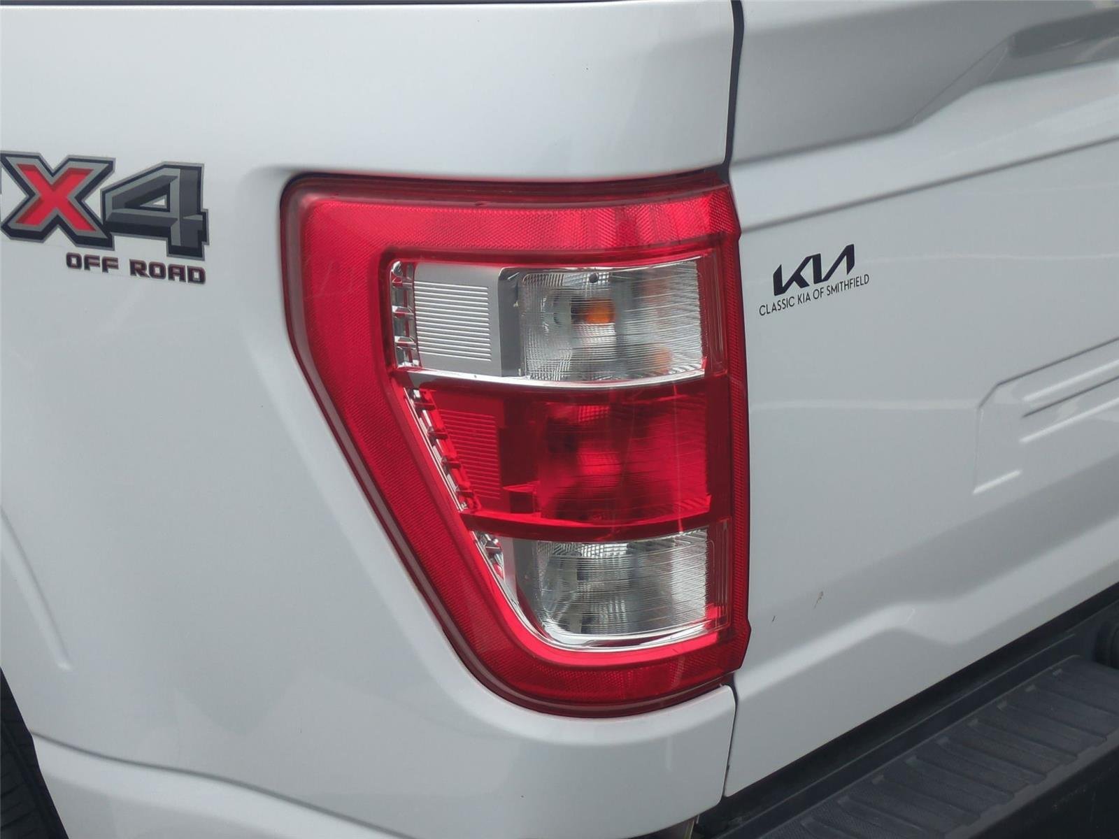 Used 2022 Oxford White Ford XL image 26