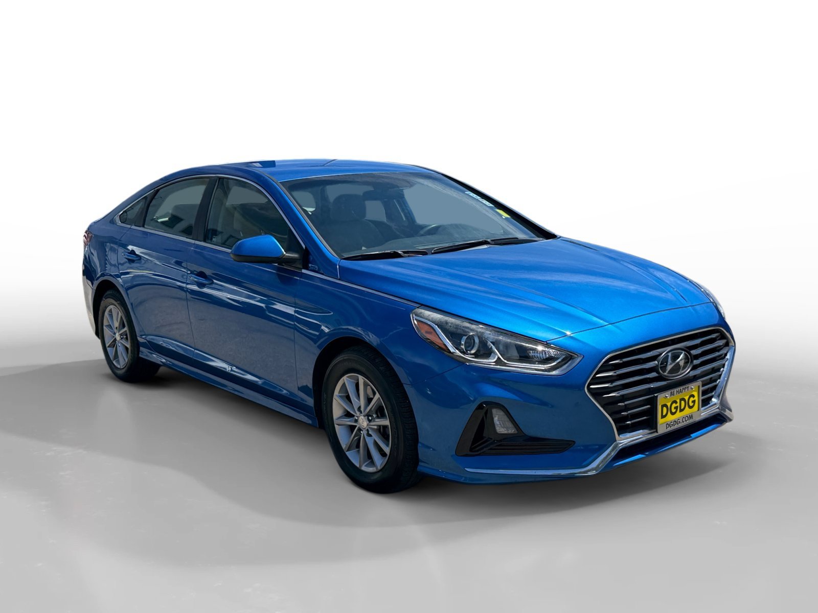 Used 2018 Electric Blue Hyundai SE image 7