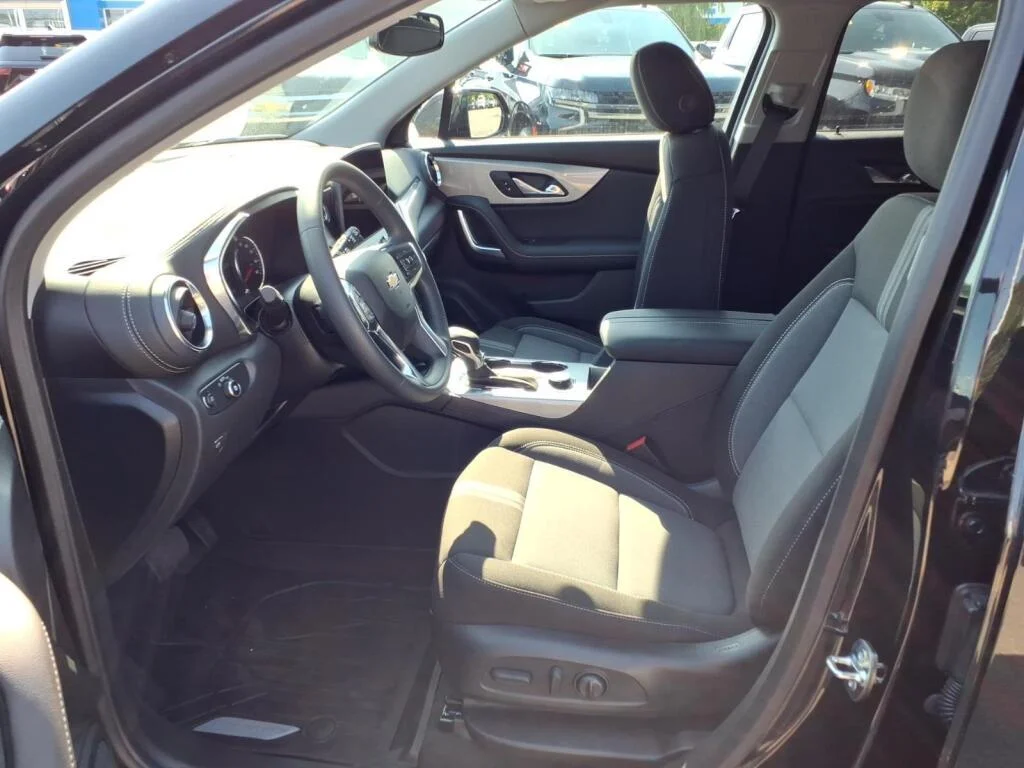 New 2026 Black Chevrolet LT image 7