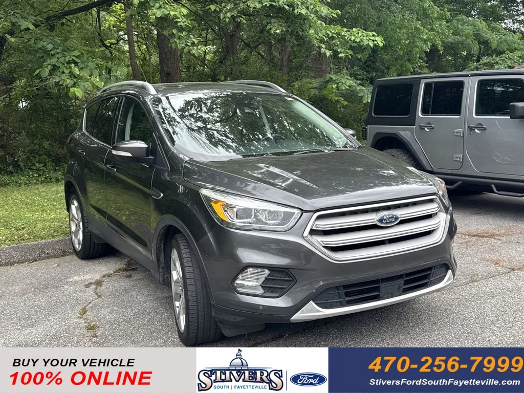 2019 Ford Escape Titanium's photo