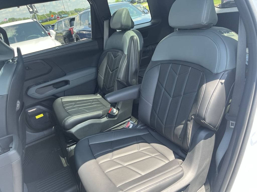 New 2027 Glacial White Pearl Kia X-Line SX image 28