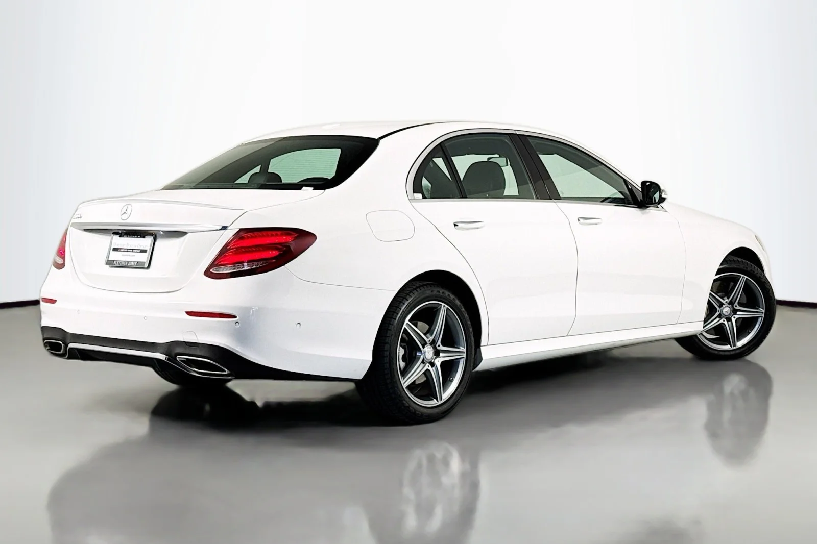 Used 2017 Polar White Mercedes-Benz E 300 Luxury image 12