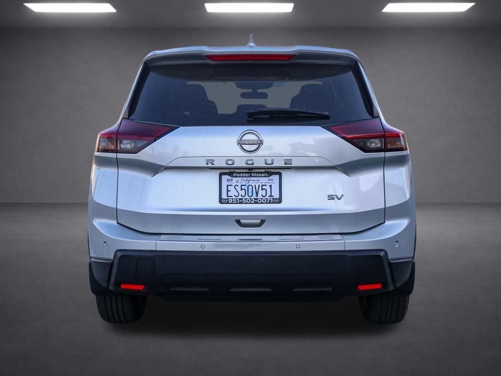 Used 2024 Silver Nissan SV image 4