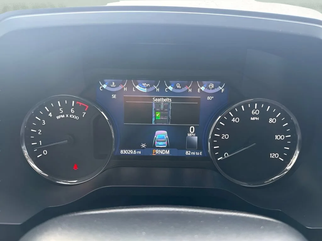 Used 2022  Ford Limited image 15