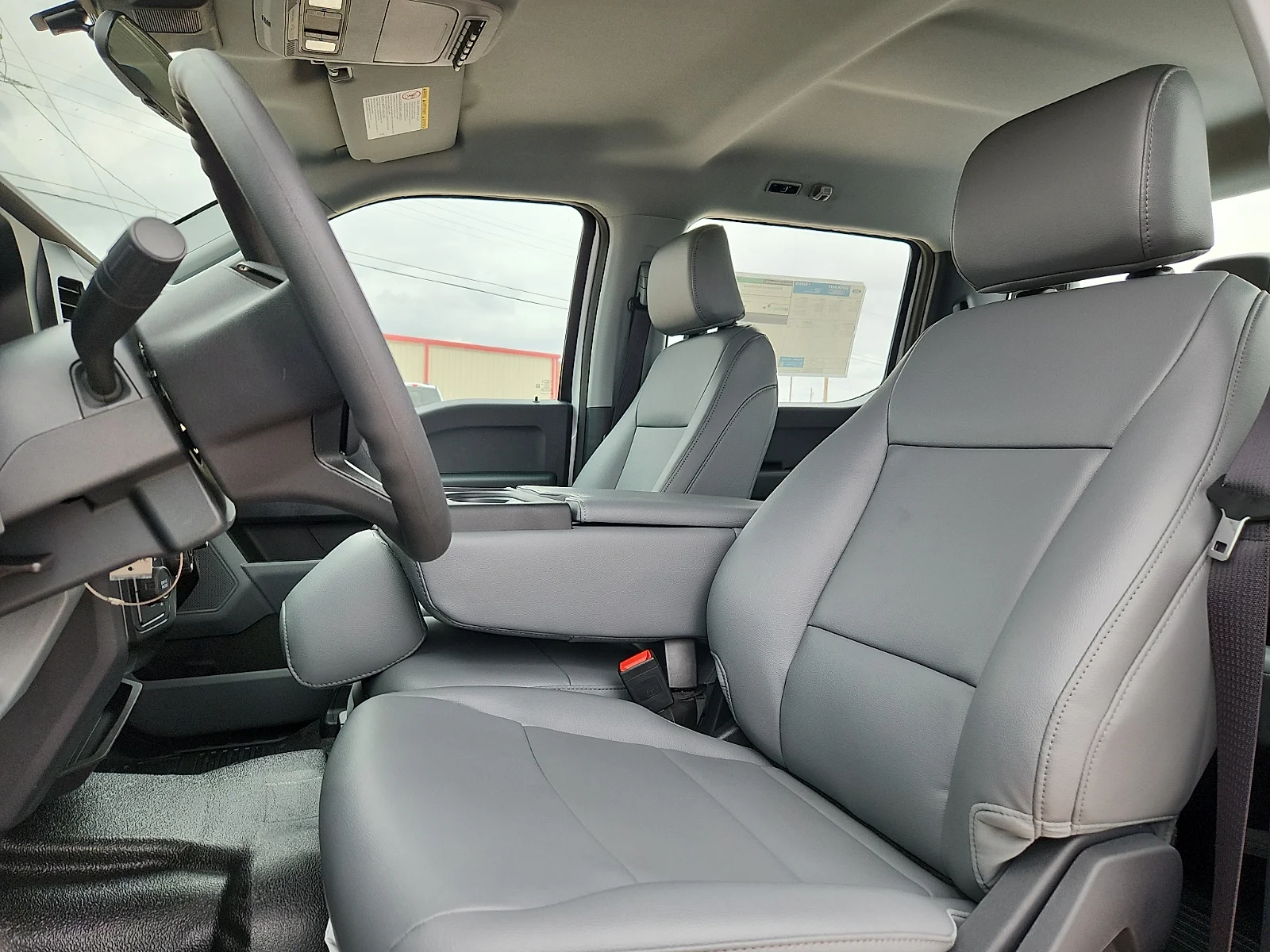 New 2026 Oxford White Ford F-450® XL image 17
