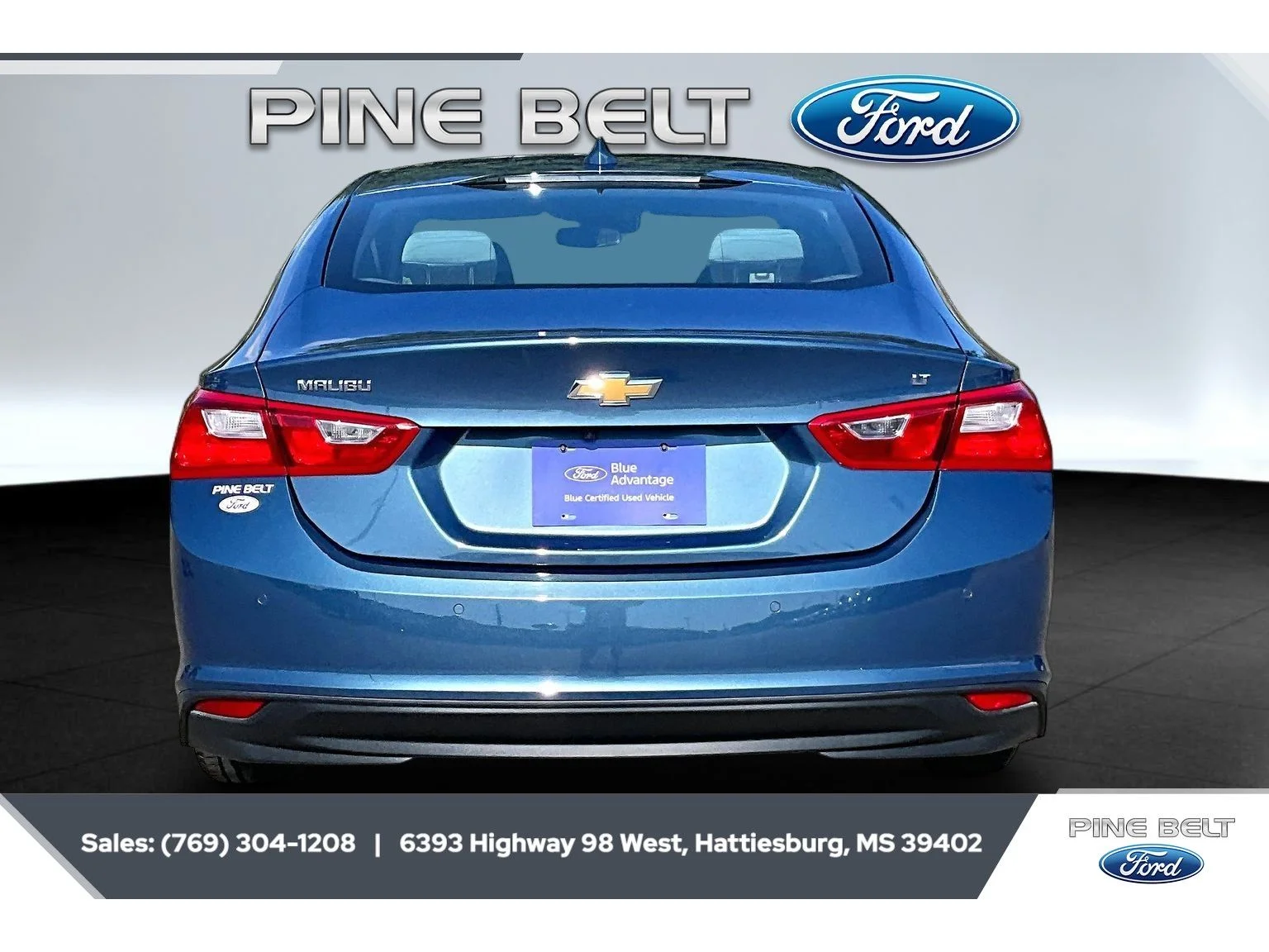 Used 2024 Lakeshore Blue Metallic Chevrolet LT image 4