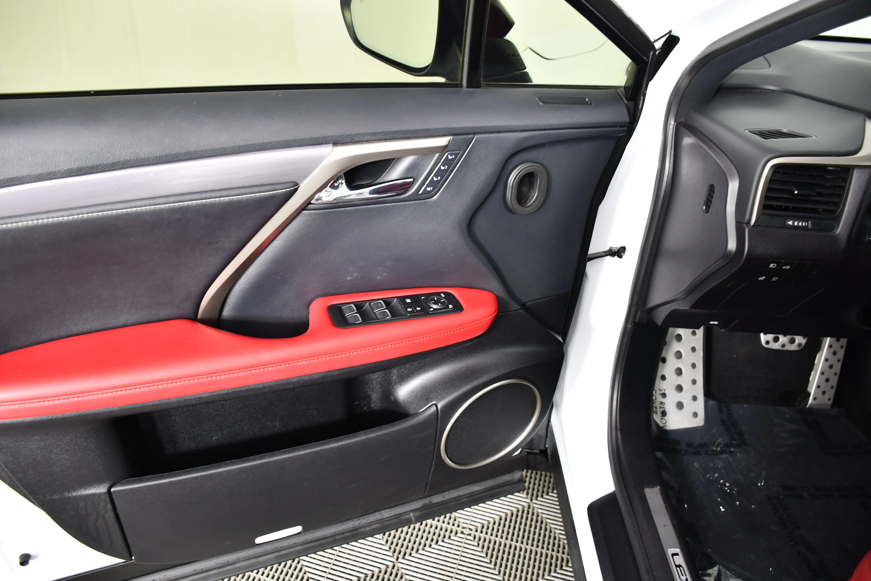 Used 2022 Ultra White Lexus RX 350 F SPORT Handling image 38