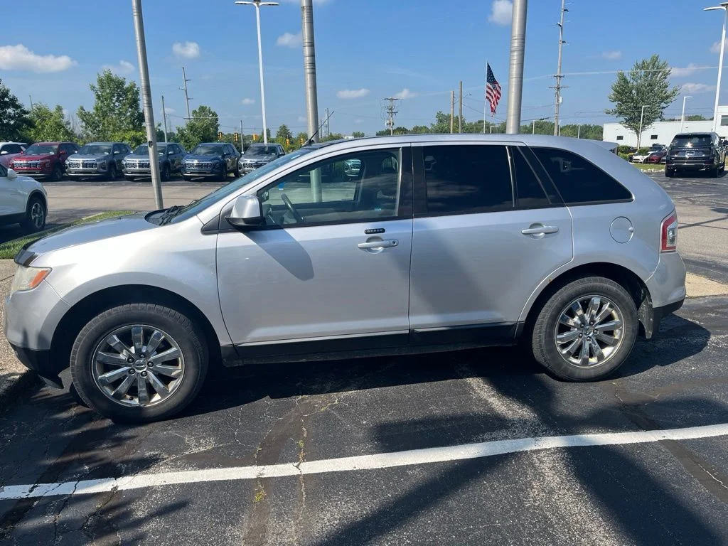 Used 2010 Silver Ford SEL image 5