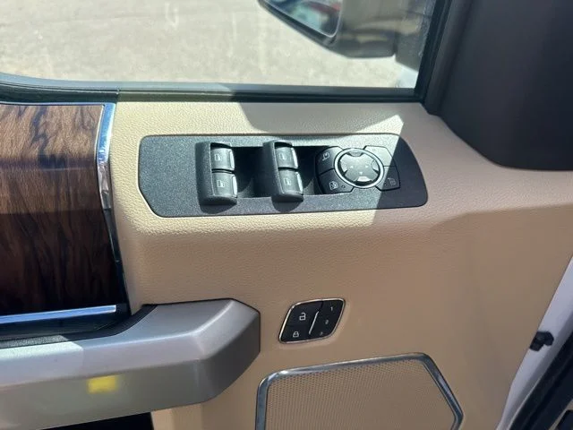 Used 2018 Oxford White Ford Lariat image 11