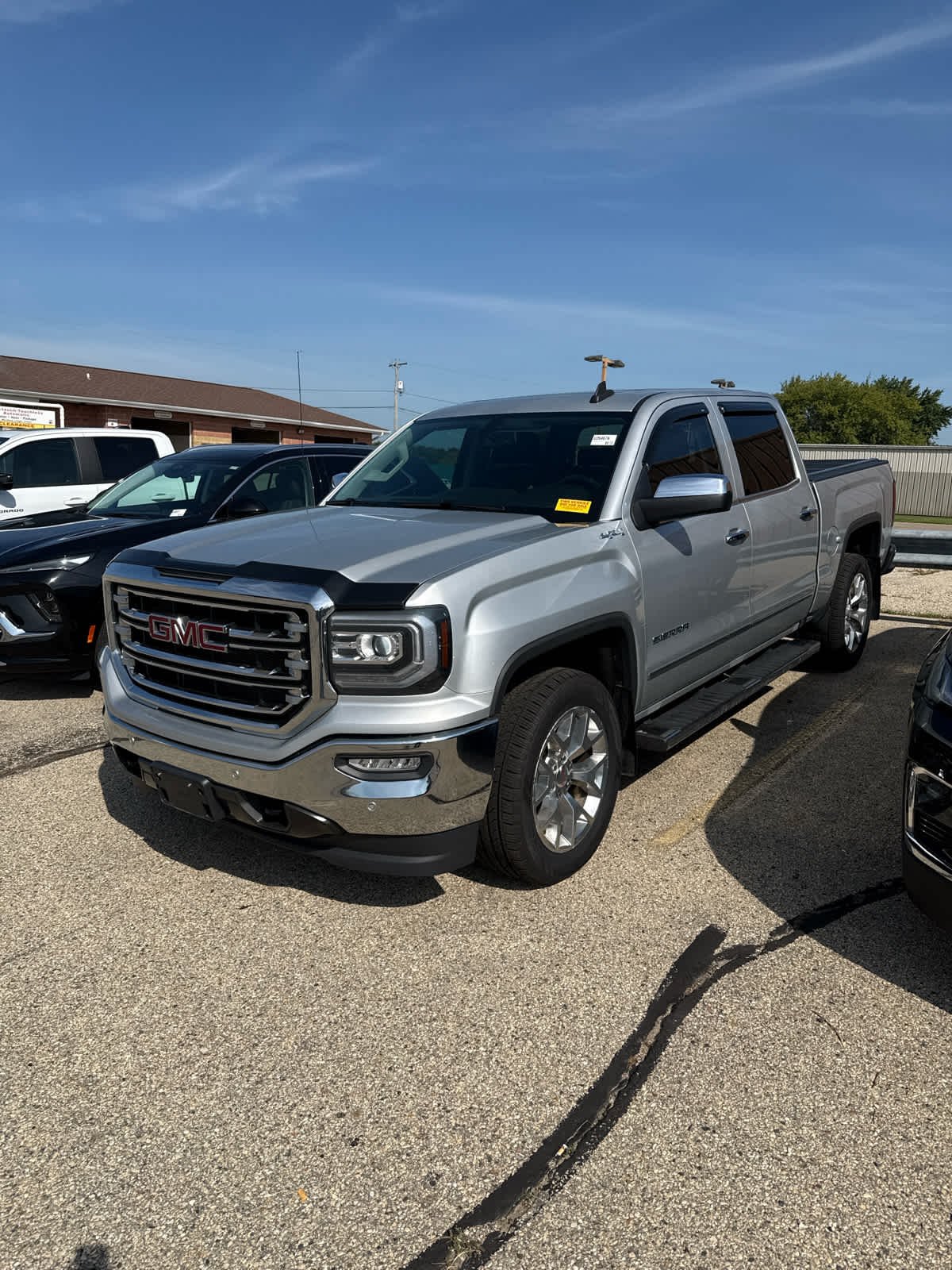 Used 2016 Silver GMC SLT image 1