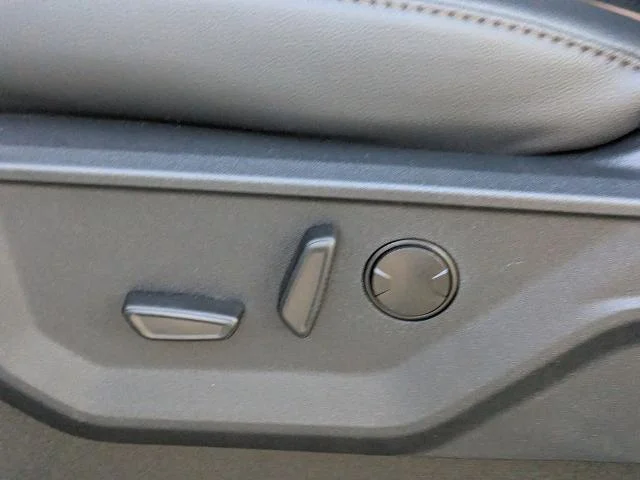 New 2026 Agate Black Metallic Ford Lariat image 57