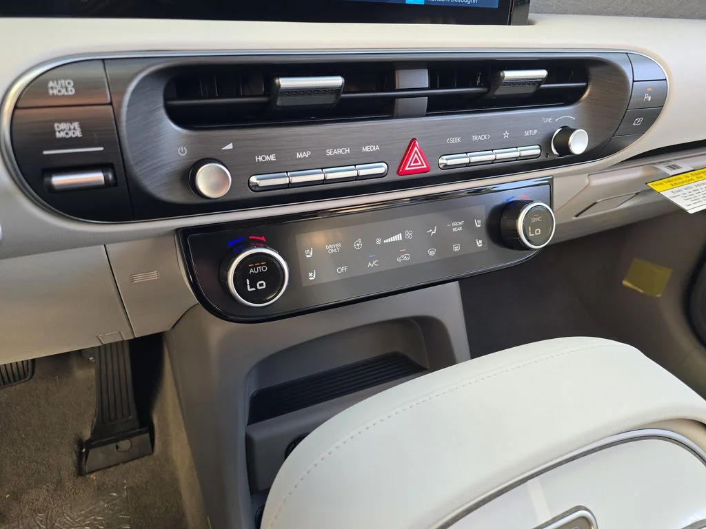 New 2026 White Hyundai SEL Premium image 26