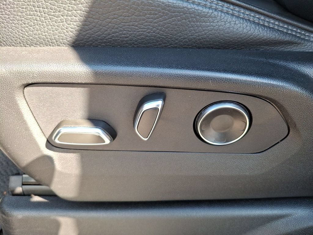 2024 GMC Yukon Denali - Photo 14