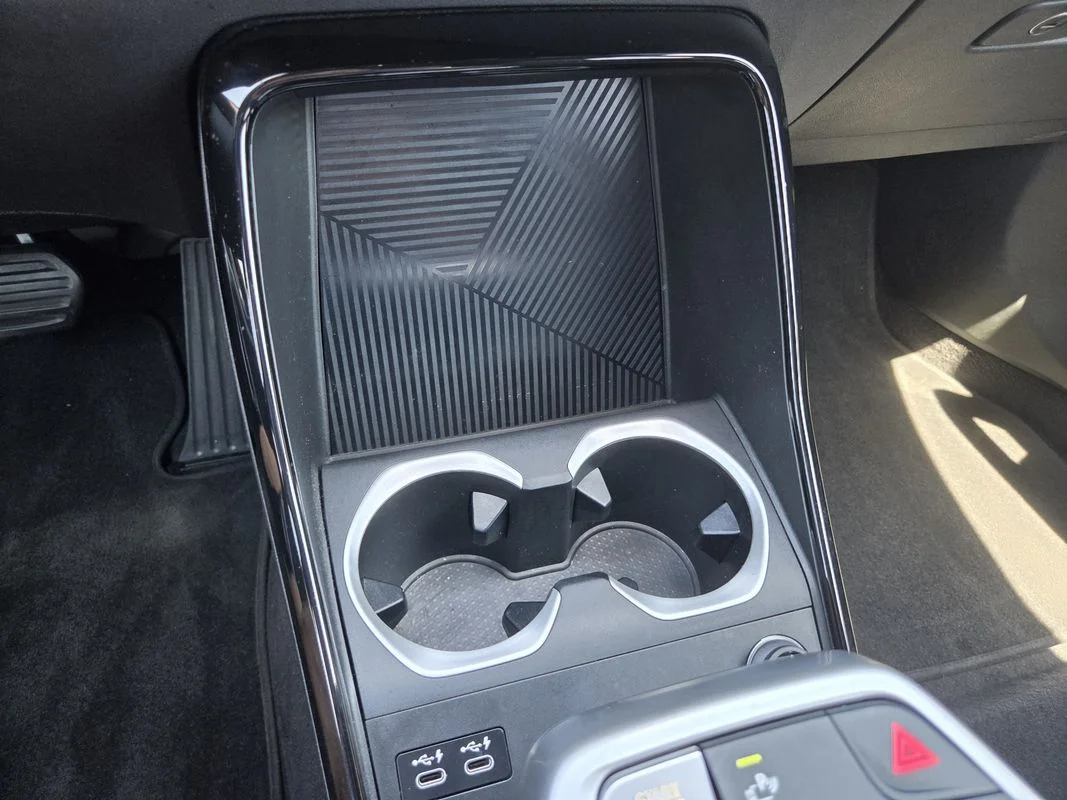 Used 2023  BMW xDrive28i image 17