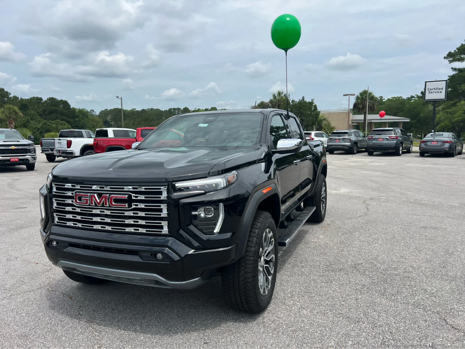 2026 GMC Canyon 4WD Denali Crew Cab Short Box's photo