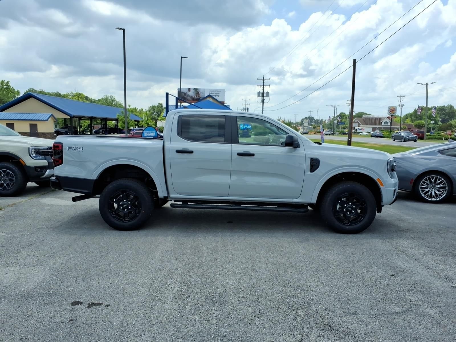 New 2026 Avalanche Ford XLT image 5