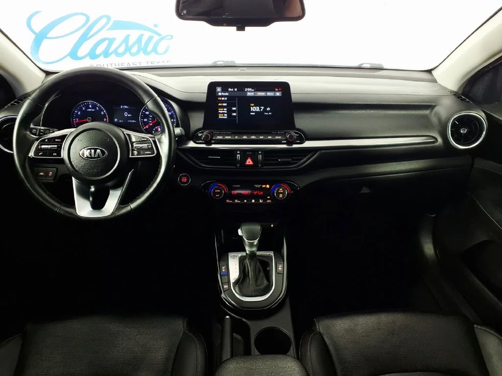 Used 2021 Black Kia EX image 12